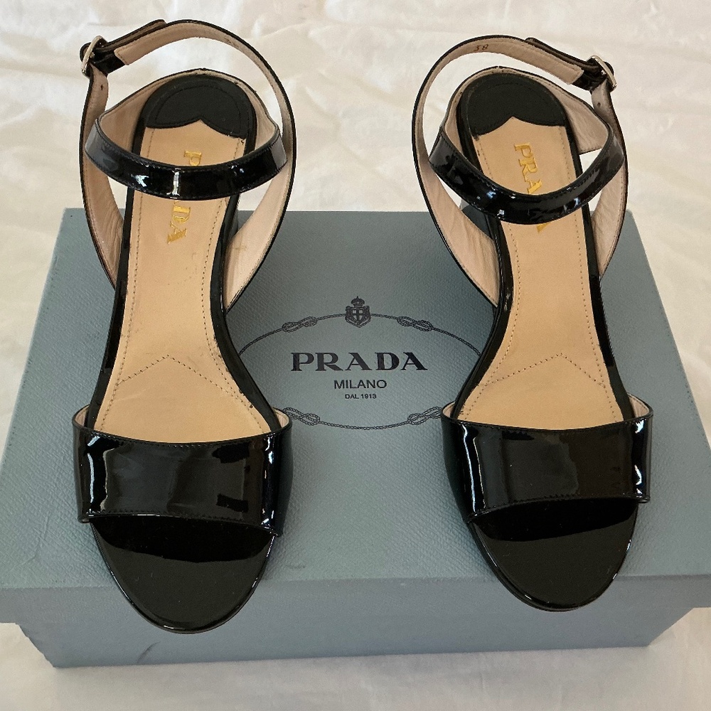 PRADA Women Patent Leather Slingback Wedge Sandal (Size: 38)